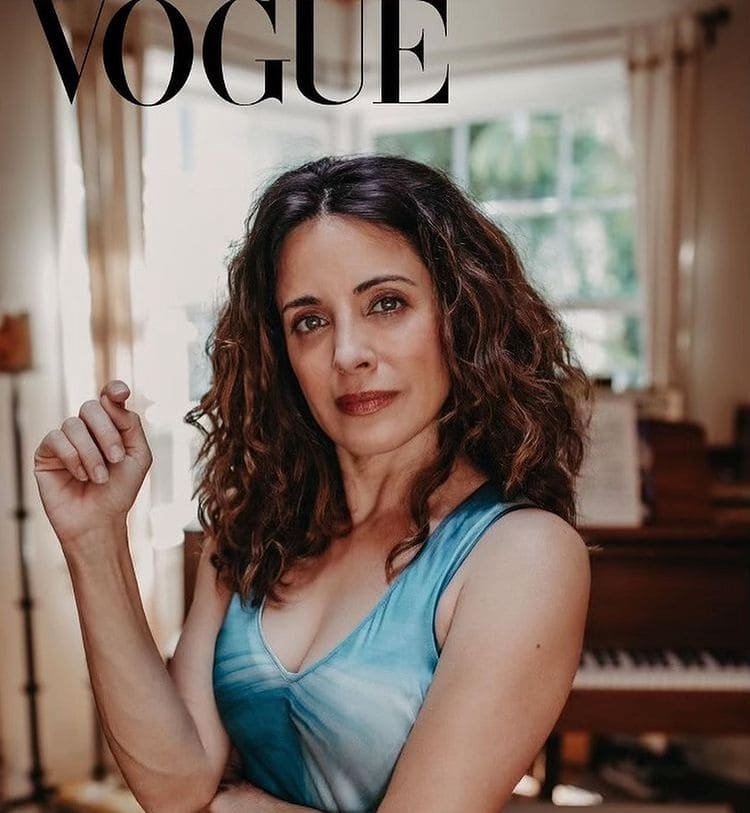 Alanna Ubach Biography - Biography on