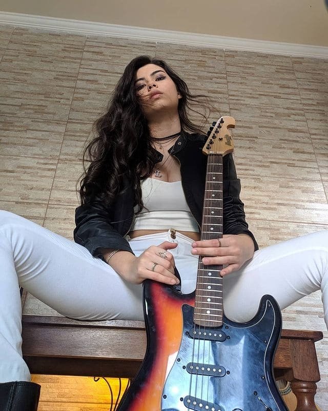 Larissa Liveir Bio, Wiki, Boyfriend, Height & Net Worth Biography on