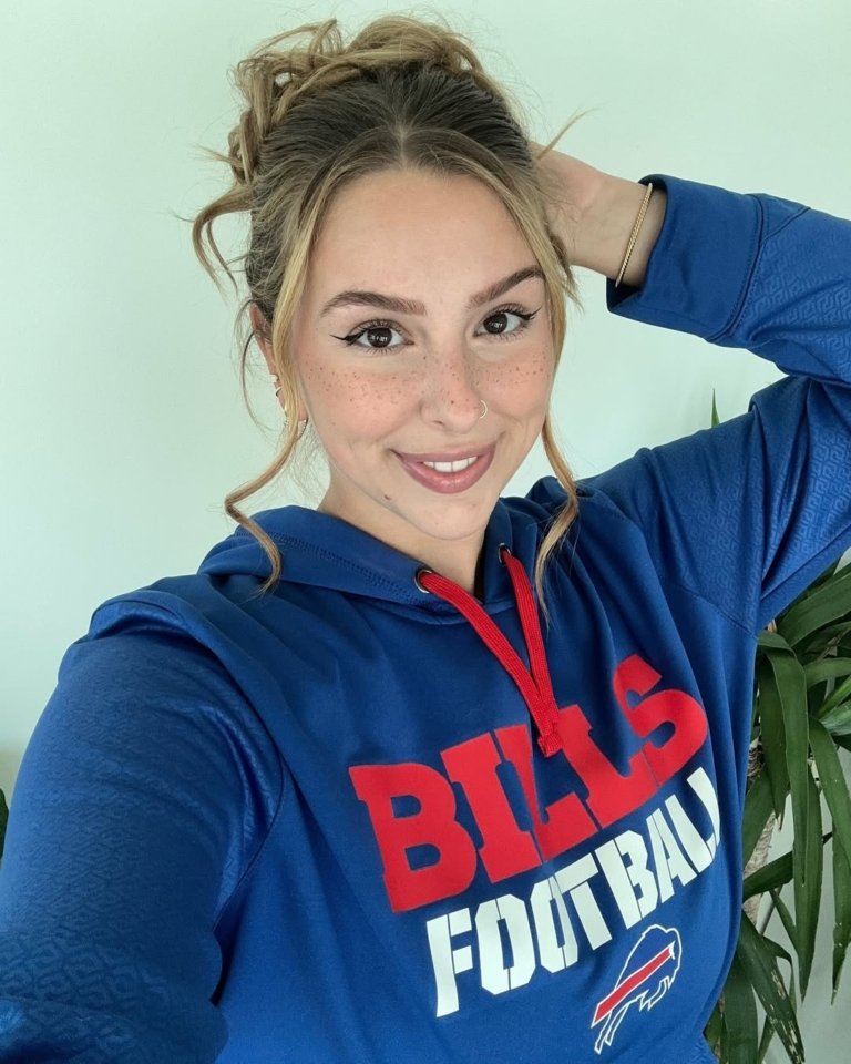 Hailey Wingit (Just Wingit) Bio, Wiki, Boyfriend, Height & Net Worth Biography on